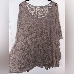 Chic Lace Short Sleeve Top in Taupe